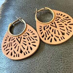 Wood Teardrop Cutout Hoop Earrings - Tan